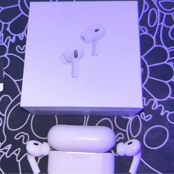 AirPod Pro’s Earbud Headphones